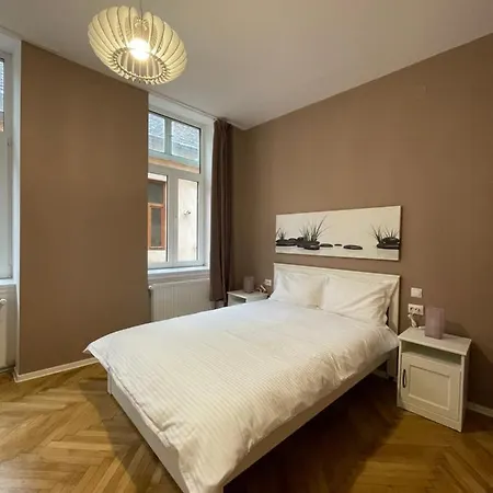 Apartamento Schei In The Heart Of *