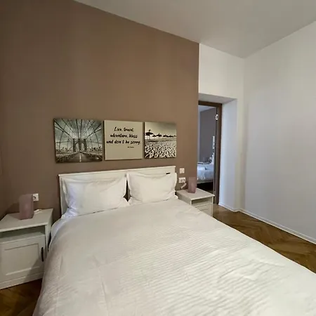 Schei Central Studio Rooms In The Heart Of Brasov *