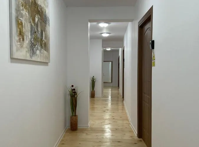 Апартаменти Schei In The Heart Of Брашов