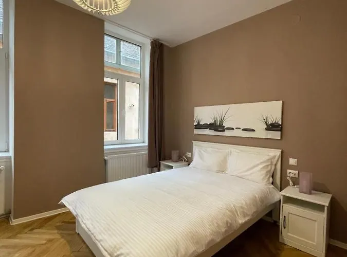 아파트 Schei In The Heart Of *